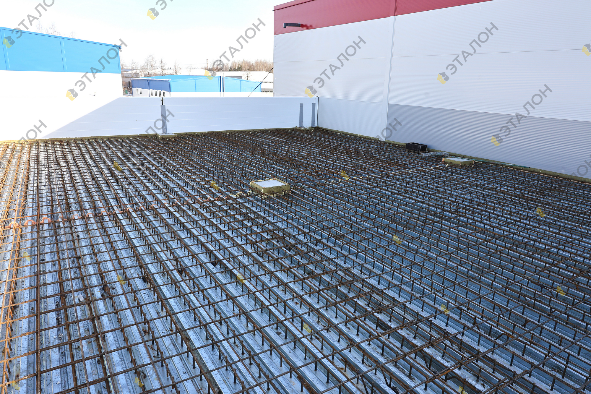 Производственно-складское здание в деревне Новое Девяткино