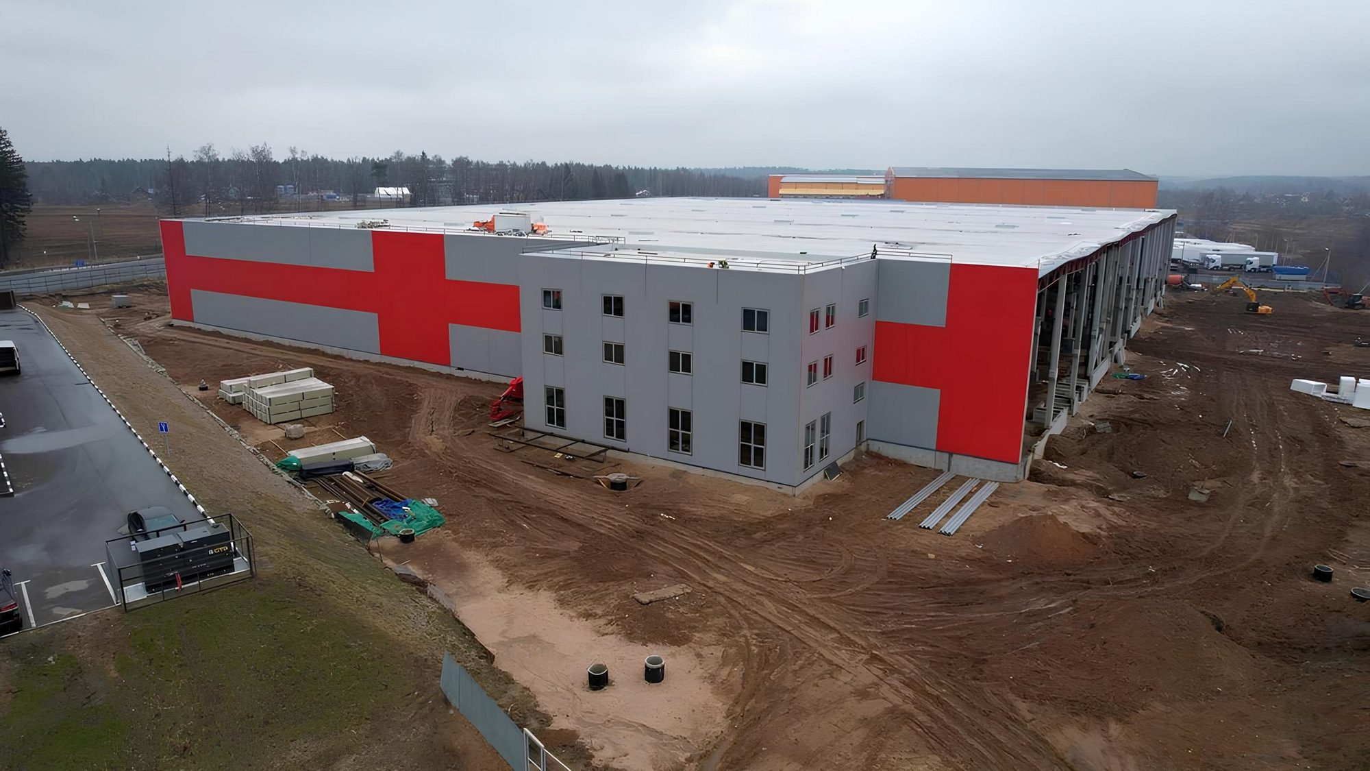 Логистический центр в деревне Радумля