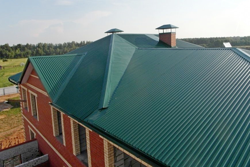 Как покрытие влияет на срок службы профнастила