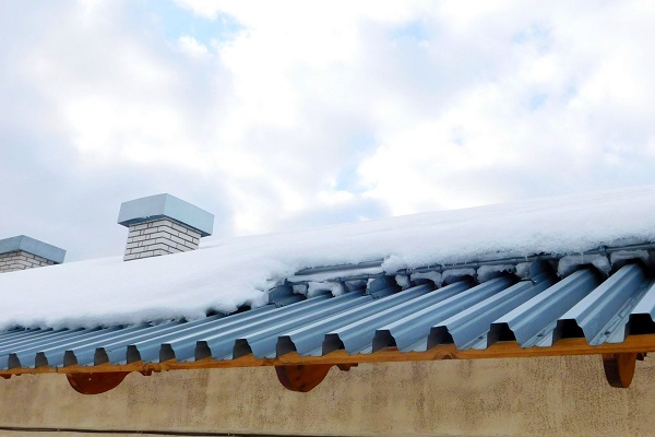 Как правильно установить снегозадержатели на крыше из профнастила